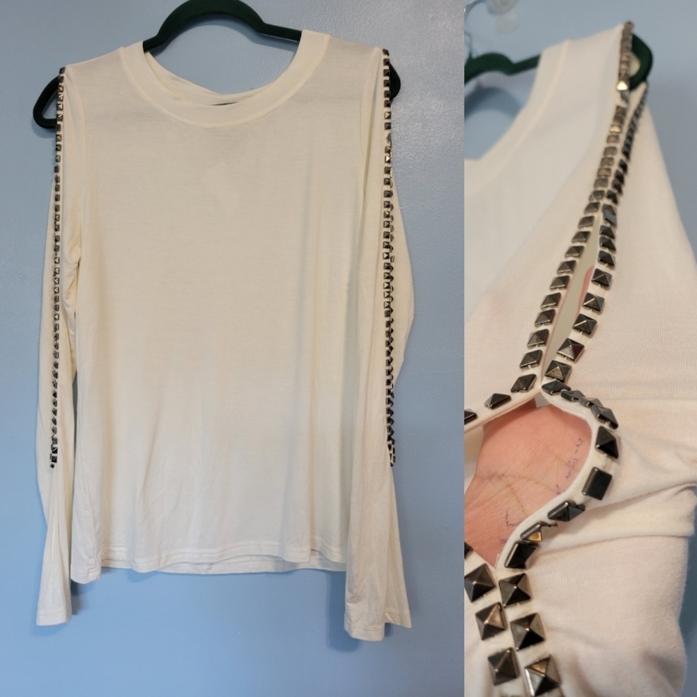 Vocal Studded Sleeve Cold Shoulder T-Shirt XL Ivory